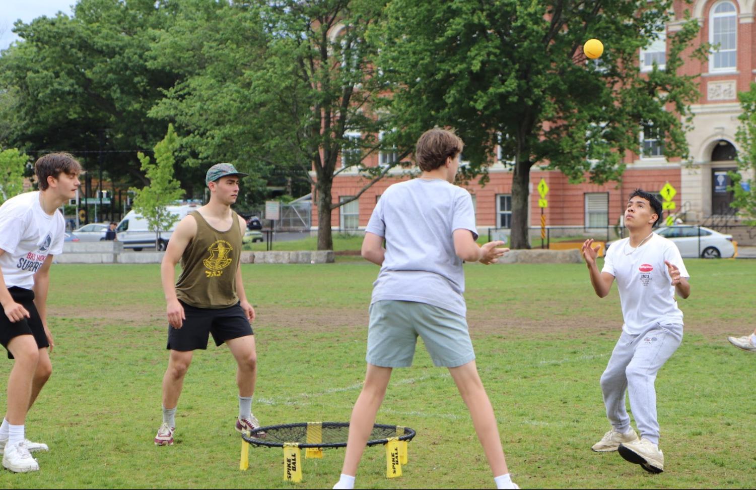 Newly formed Spikeball club holds 40-person tournament - The Cypress