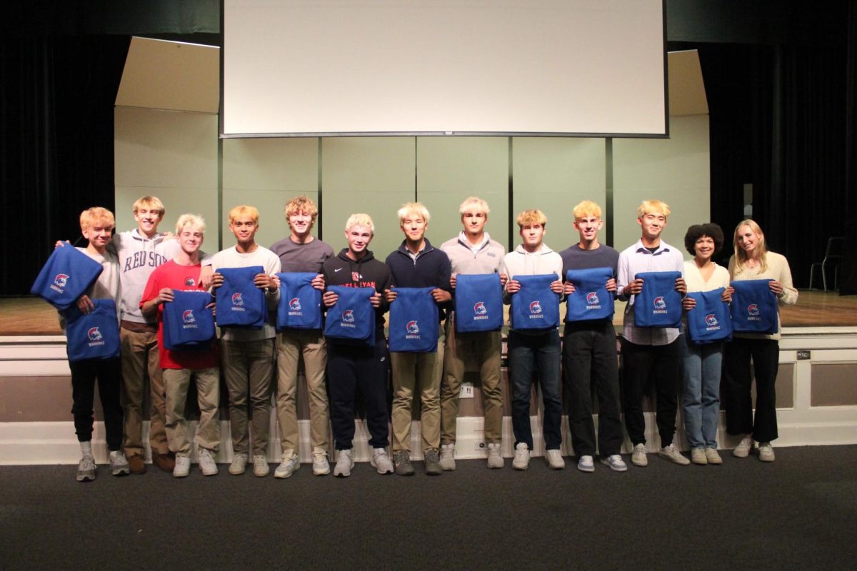 This past fall, the boys and girls soccer programs acknowledged the achievements and legacies of
their seniors at the soccer end-of-season banquet in the auditorium.