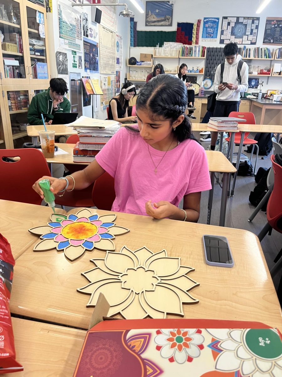 SASA and APAC celebrated Diwali on Thursday, Nov. 7 with food, henna and rangoli. 