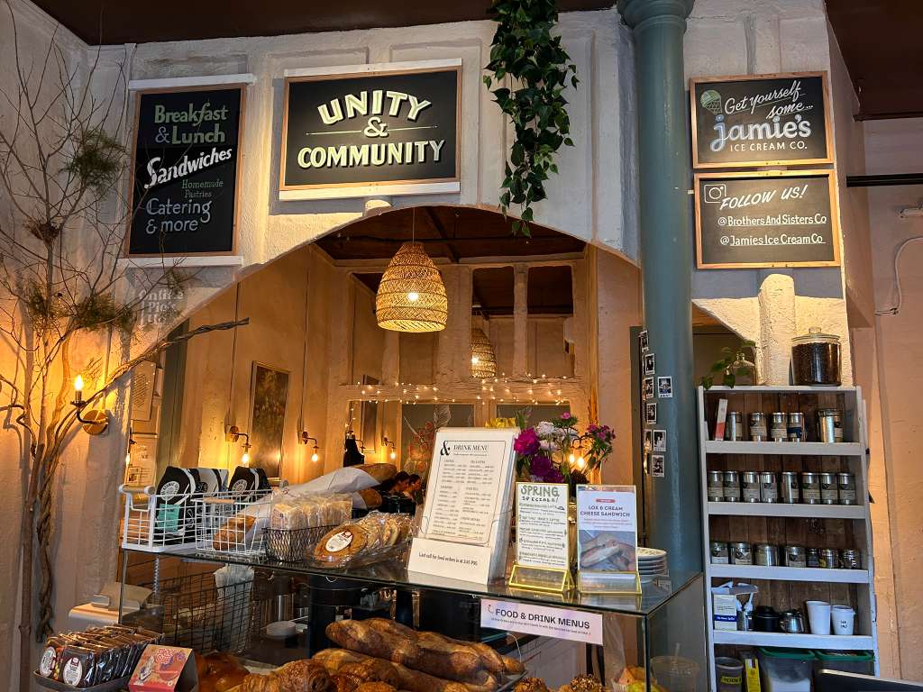 Reigning in the well-deserved Spring in Brookline, local cafe Brothers & Sisters Co. introduced their new Spring menu, full of flavorful coffee and matcha drinks. While the new menu may not be perfect, its creative and delicious drinks are sure to please many.